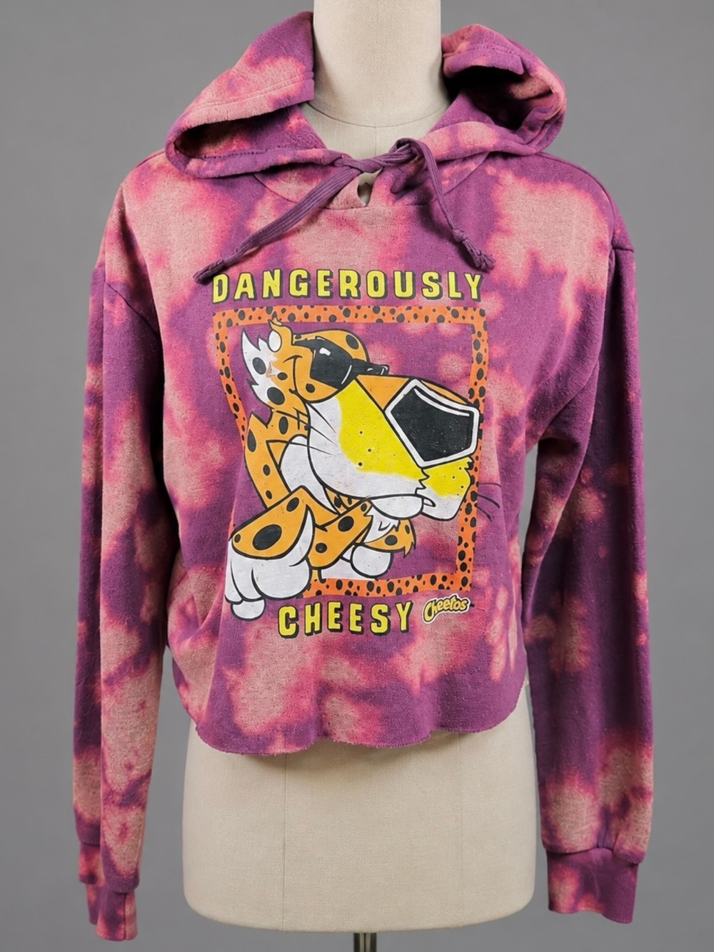 Conversation piece Cheeto’s tie-dye cropped hoodie sweatshirt sz M